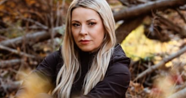 Best of the weekend: “All My Lies” by Apricity