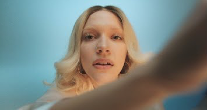 “Mood Swings” is our new addiction, by Tove Styrke