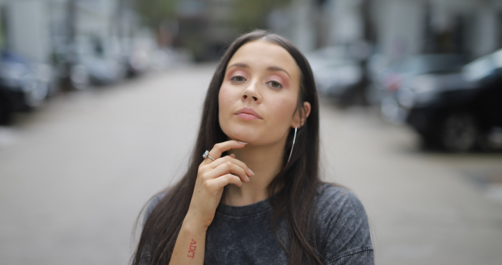 Discovering the beautiful Bella Sarne