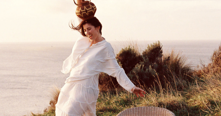 ALBA ROSE seduced us with “Eve”