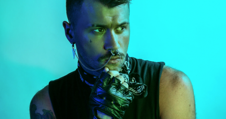 Let’s get a ‘Dirty Mind’ with A HORSE WITH A HORN