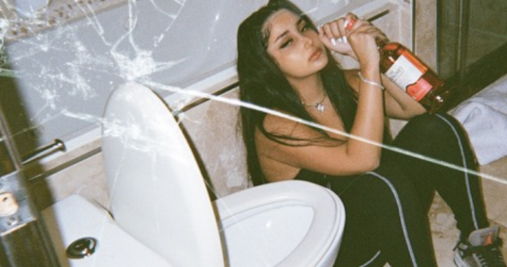 NIKI CHANEL: ‘IOS’