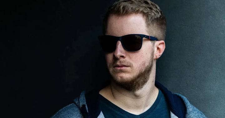 JULIAN KNOXX RELEASES NEW STUNNING SINGLE ‘STAY’