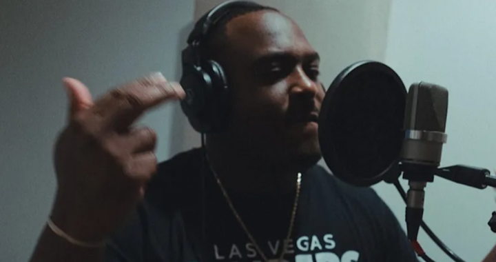 Listening to Tremaine – Off The Floor (Remix) ft Tripleplay Squeek