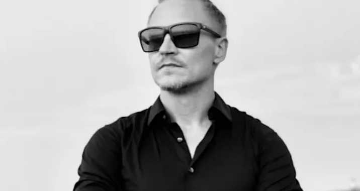 An electrifying moment with “28 summers left” by Son of Stone