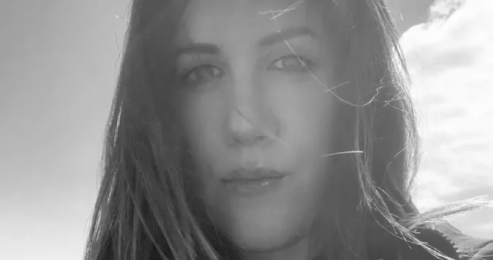 We start the week on perfect note thanks to Alien Love