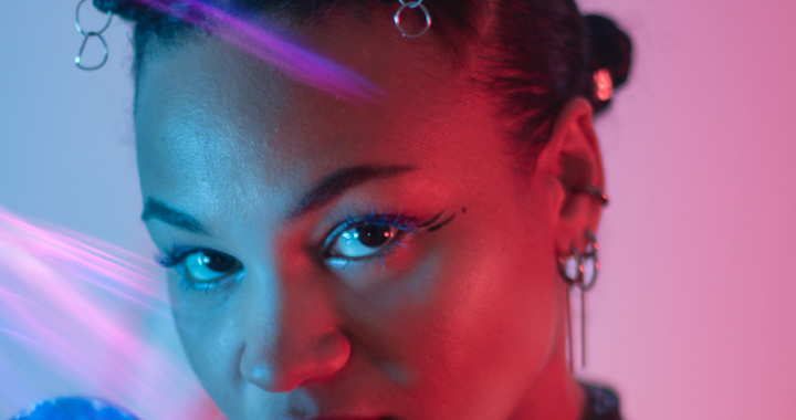 Tennin: Between Alternative Pop, Indie R&B and Emotional Storytelling