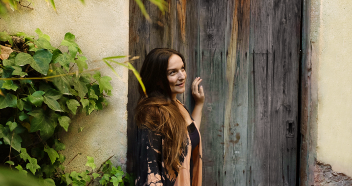 The Gentle Embrace of the Day: “I Feel the Sunshine” by Sasha Joy