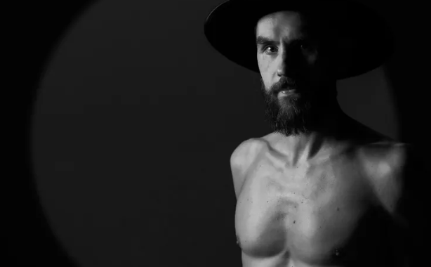 Alex Runo – “Icarus”: today’s powerful discovery