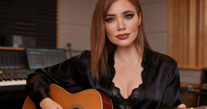 Just Minnie Turns Emotion into Cinema with “At the Edges of Time”, Our Spring Revelation!