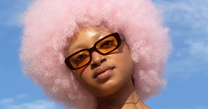 Tan Brown: “Green Glow” Is Late-Night Seduction on Repeat