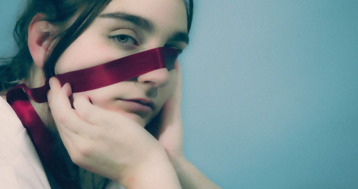 Sibyl Shaw: Building Ethereal Worlds Through Looping In Debut EP Pure Liminality 