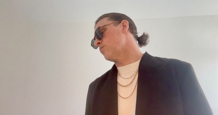 Mickey Peterson signs a modern house masterpiece with Good Love